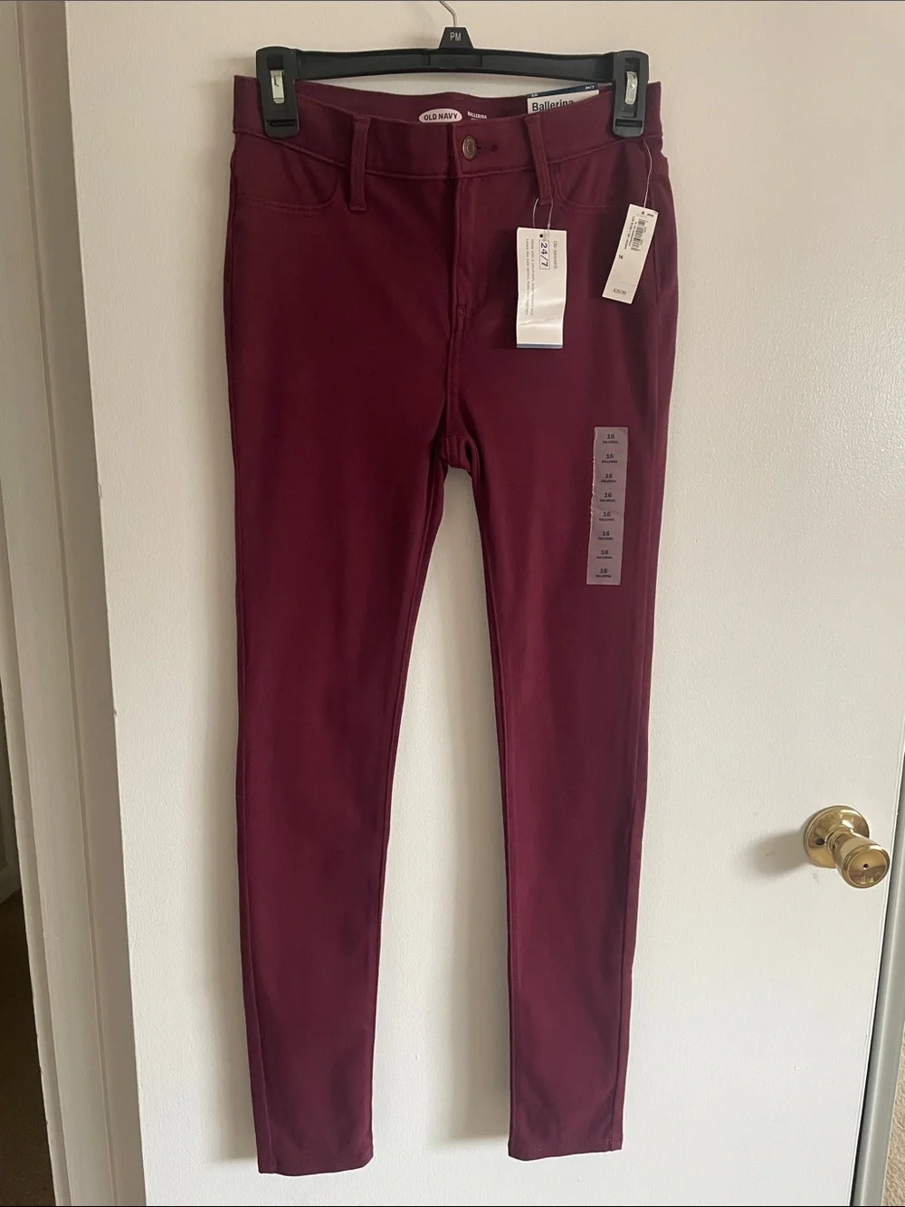 Old Navy Girls Maroon Skinny Jeans.